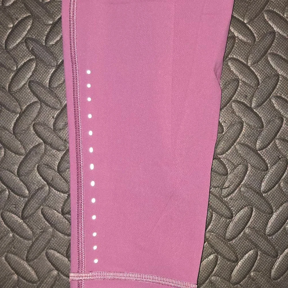 Women's Lululemon Purple Leggings Size 8 - Picture 5 of 8